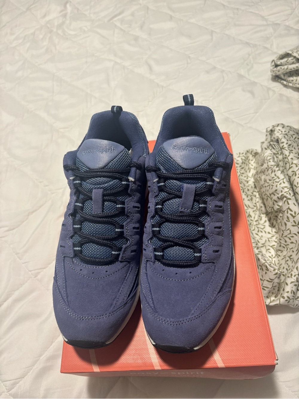 Easy Spirit Women's Navy Blue Athletic Sneakers suede NWT #3 size 8n